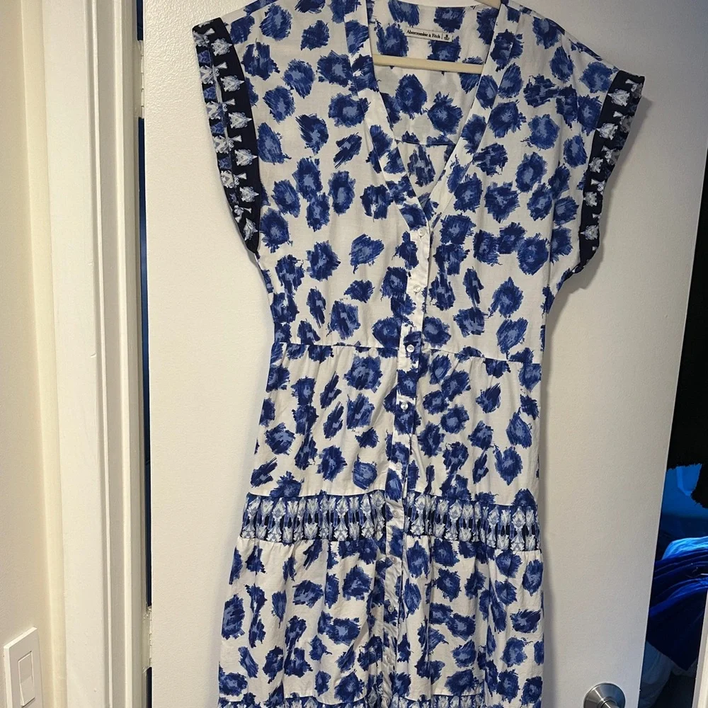 Abercrombie & Fitch 100% Cotton EUC Blue and White relaxed fit Midi Maxi Dress M